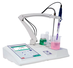 pHmetro pH 8 PRO STIRRER completo di elettrodo XS Standard T BNC DHS, cavo S7/BNC, sonda di temperatura NT 55, stativo portaelettrodi, agitatore magnetico a velocità regolabile, tamponi colorati, cavo USB, ed alimentatore